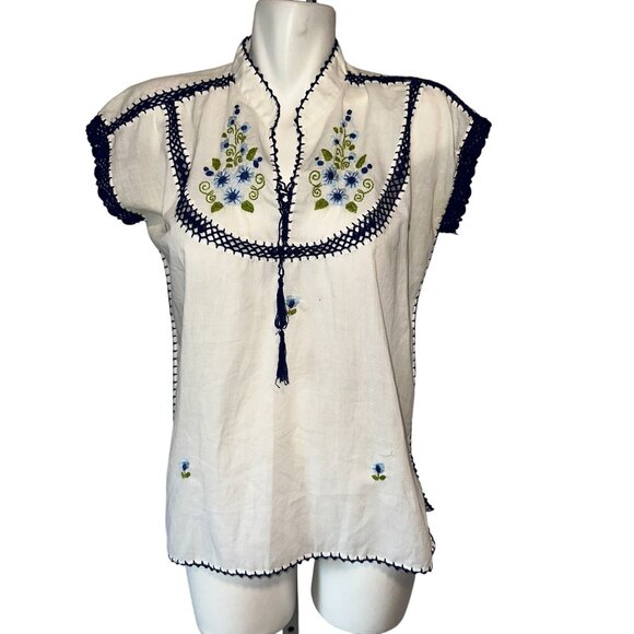 Vtg 80s White Embroidered Crochet Lightweight Cotton Blouse Floral Thailand 42 - Picture 1 of 5